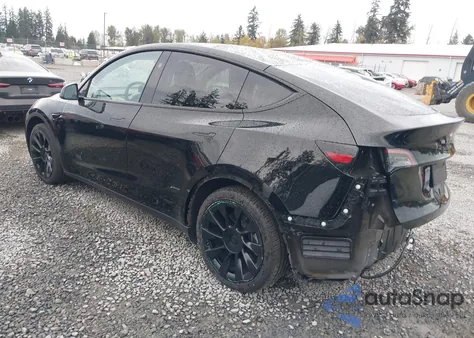 2023 Tesla Model Y Awd/Long Range Dual Motor All-Wheel Drive z USA, uszkodzony, nr VIN 7SAYGAEE3PF865147
